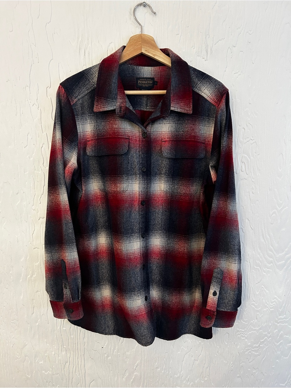 PENDLETON 100% Wool Plaid Flannel Shirt Men's Large Blue Red Button Down